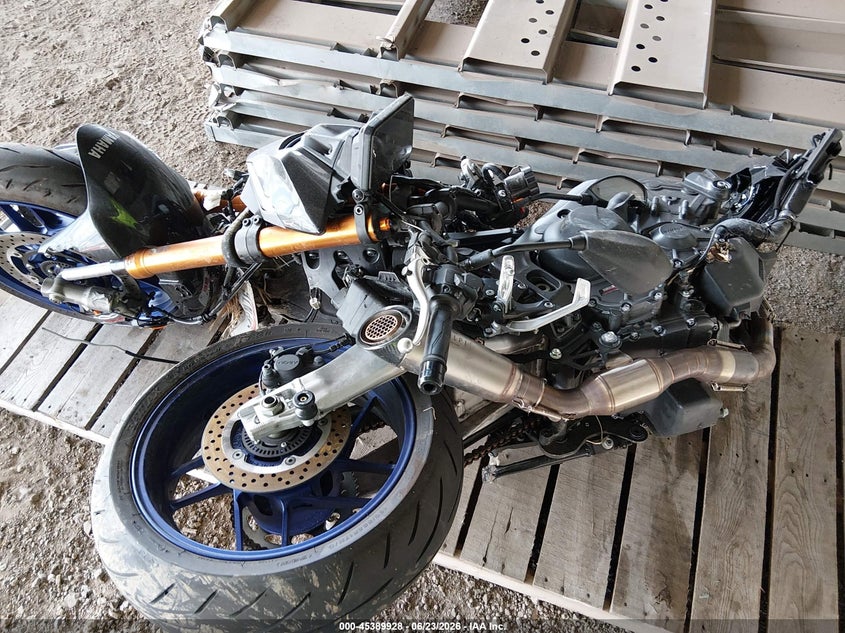 2025 Yamaha Mt VIN JYARN95E0SA002177 IAAI salvage auction — ROLLOVER, Salvage Title, sold $75 on 2026-07-21 (photo 9)
