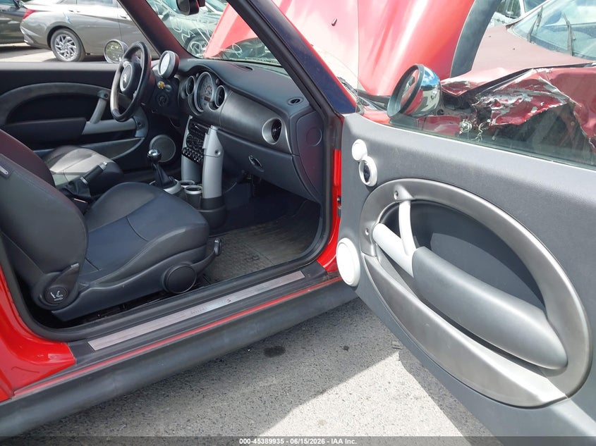 2007 Mini Cooper VIN WMWRH33507TJ43688 IAAI salvage auction — NORMAL WEAR, Clear-Dealer Only (North Carolina), sold $775 on 2026-07-13 (photo 5)