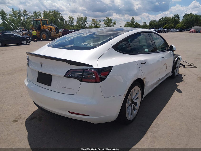 2022 Tesla Model 3 VIN 5YJ3E1EB0NF155350 IAAI salvage auction — RIGHT SIDE, Salvage Title, sold $9,300 on 2026-07-28 (photo 4)