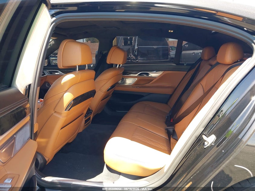 2017 BMW 7er VIN WBA7F0C31HGM21535 IAAI salvage auction — RIGHT REAR, Salvage Certificate (California), sold $10,100 on 2026-07-10 (photo 8)