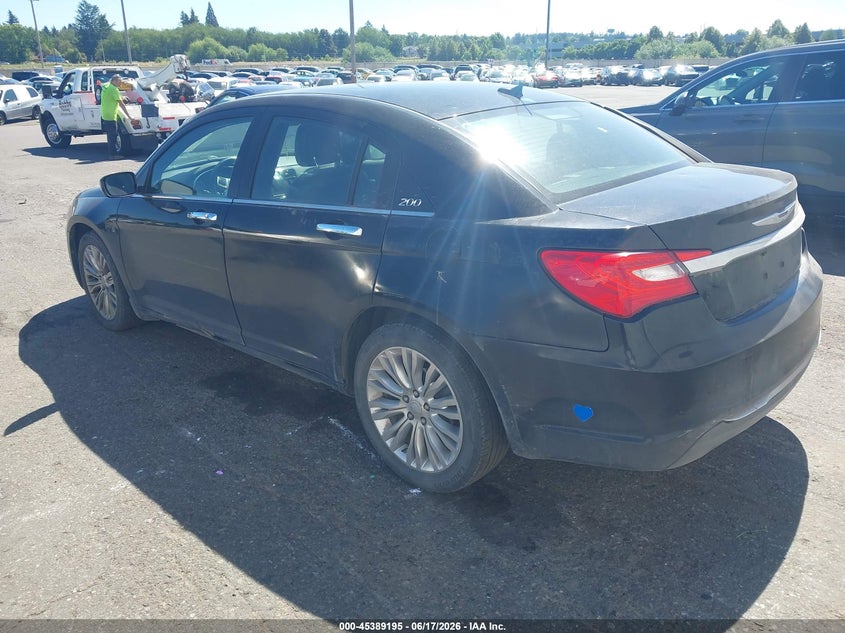 2011 Chrysler 200 VIN 1C3BC2FG3BN581679 IAAI salvage auction — NORMAL WEAR, Clear (Oregon), sold $425 on 2026-07-09 (photo 3)