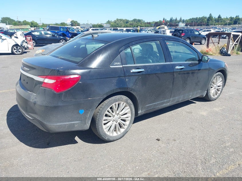 2011 Chrysler 200 VIN 1C3BC2FG3BN581679 IAAI salvage auction — NORMAL WEAR, Clear (Oregon), sold $425 on 2026-07-09 (photo 4)