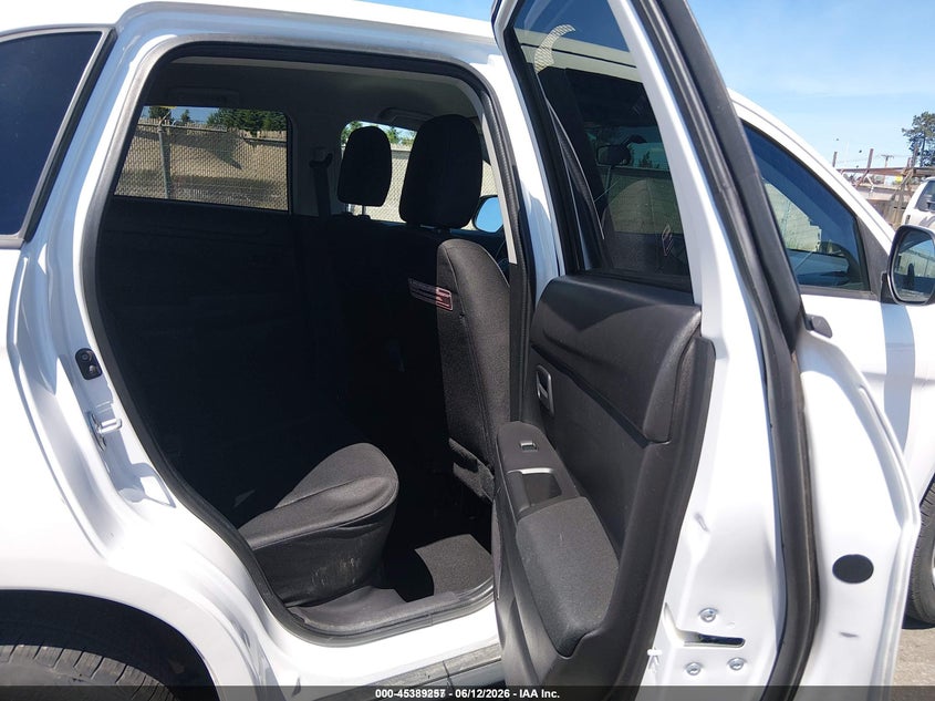 2015 Mitsubishi Outlander sport VIN 4A4AR3AU6FE044442 IAAI salvage auction — NORMAL WEAR, Sf97 (Oregon), sold $25 on 2026-07-29 (photo 8)