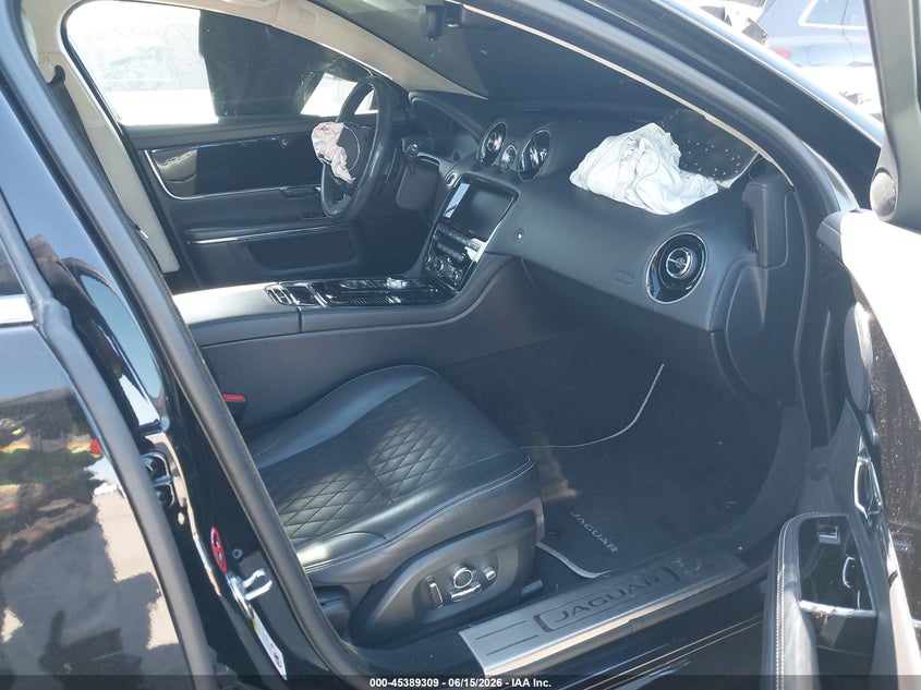 2019 Jaguar Xj VIN SAJWA2G73K8W18148 IAAI salvage auction — FRONT END, Salvage (California), sold $3,600 on 2026-08-02 (photo 5)