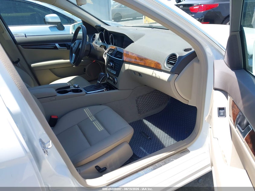 2014 Mercedes-benz C-klasse VIN WDDGF4HB0EG245184 IAAI salvage auction — FRONT END, Salvage (California), sold $3,650 on 2026-07-16 (photo 5)