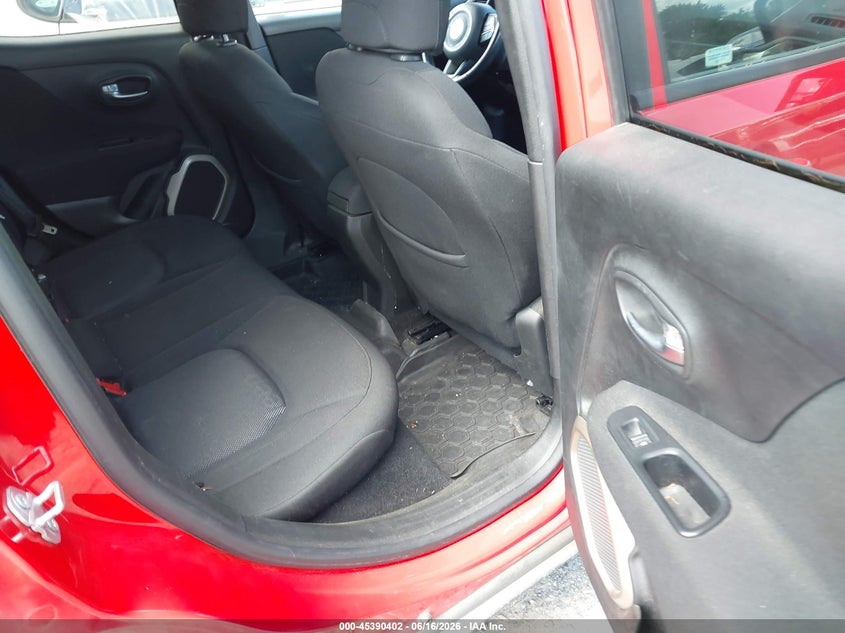 2015 Jeep Renegade VIN ZACCJABH0FPB69214 IAAI salvage auction — NORMAL WEAR, Clear (Washington), sold $750 on 2026-07-29 (photo 8)