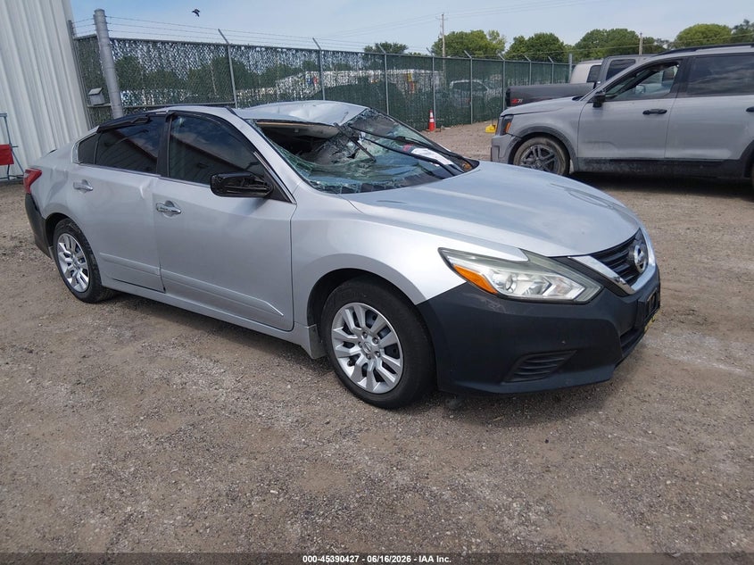 2017 Nissan Altima VIN 1N4AL3AP8HC219913 IAAI salvage auction — STORM DAMAGE, Salvage (Kansas), sold $525 on 2026-07-31 (photo 1)