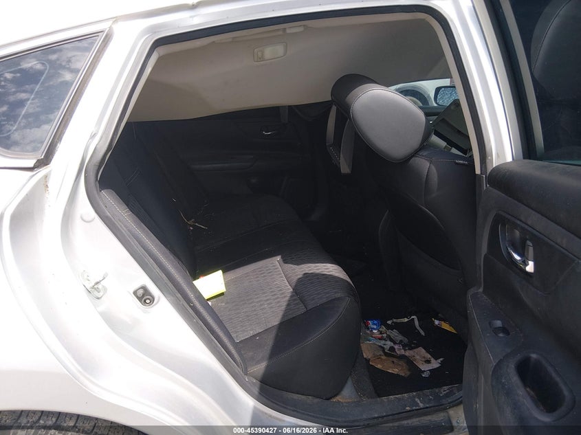 2017 Nissan Altima VIN 1N4AL3AP8HC219913 IAAI salvage auction — STORM DAMAGE, Salvage (Kansas), sold $525 on 2026-07-31 (photo 8)
