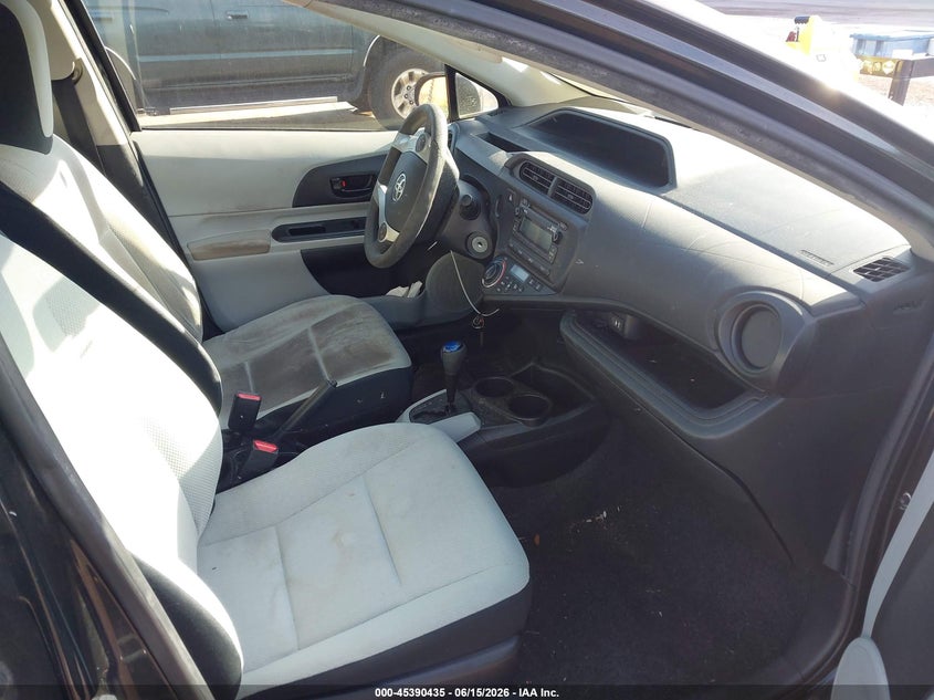 2014 Toyota Prius c VIN JTDKDTB3XE1563970 IAAI salvage auction — FRONT END, Clear (Florida), sold $525 on 2026-07-22 (photo 5)