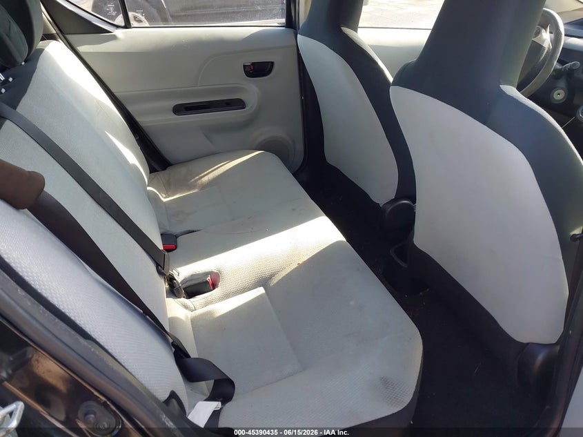 2014 Toyota Prius c VIN JTDKDTB3XE1563970 IAAI salvage auction — FRONT END, Clear (Florida), sold $525 on 2026-07-22 (photo 8)