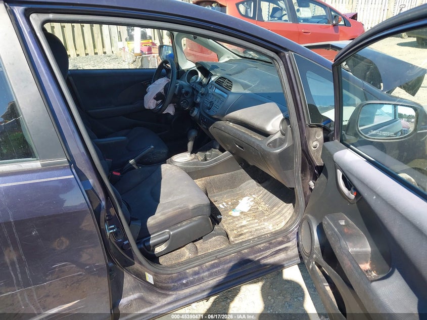 2010 Honda Fit VIN JHMGE8H41AC008287 IAAI salvage auction — NORMAL WEAR, Clear (Virginia), sold $500 on 2026-07-13 (photo 5)