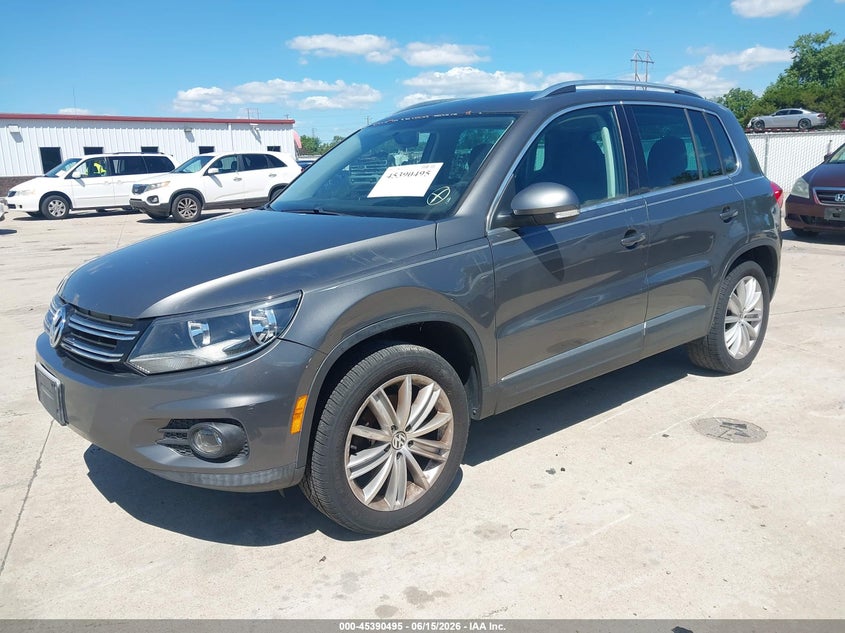 2013 Volkswagen Tiguan VIN WVGAV3AX0DW580979 IAAI salvage auction — NORMAL WEAR, Clear (Illinois), sold $200 on 2026-07-21 (photo 2)