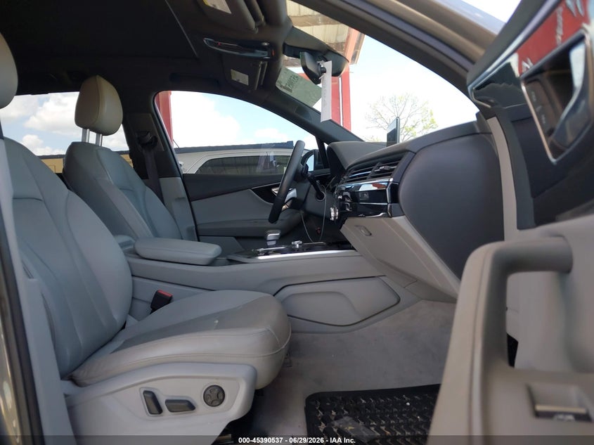 2018 Audi Q7 VIN WA1VAAF77JD030968 IAAI salvage auction — NORMAL WEAR, Clear (Florida), sold $7,850 on 2026-07-07 (photo 5)