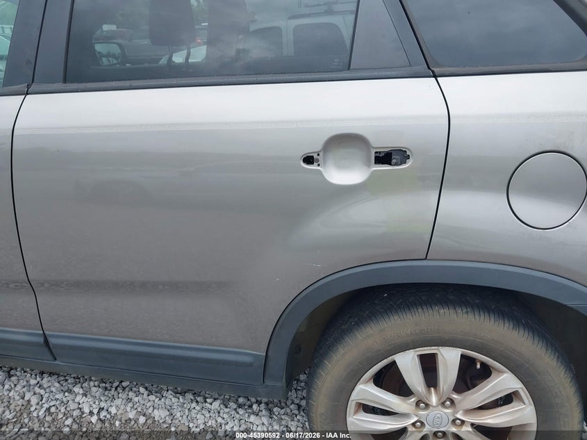 2011 Kia Sorento VIN 5XYKT4A22BG082141 IAAI salvage auction — LEFT SIDE, Clear (Alabama), sold $775 on 2026-07-23 (photo 6)