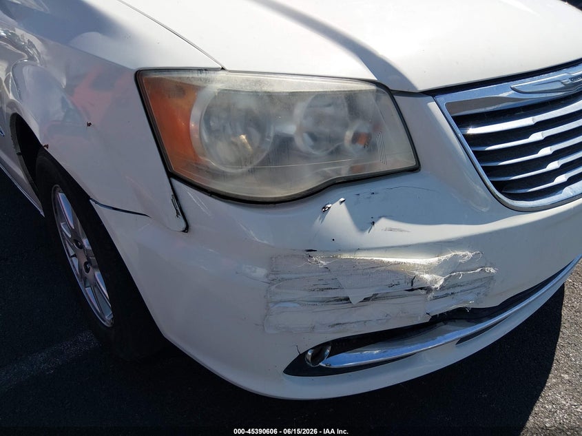 2012 Chrysler Town & country VIN 2C4RC1BG4CR326070 IAAI salvage auction — NORMAL WEAR, Clear (Nevada), sold $425 on 2026-07-24 (photo 6)
