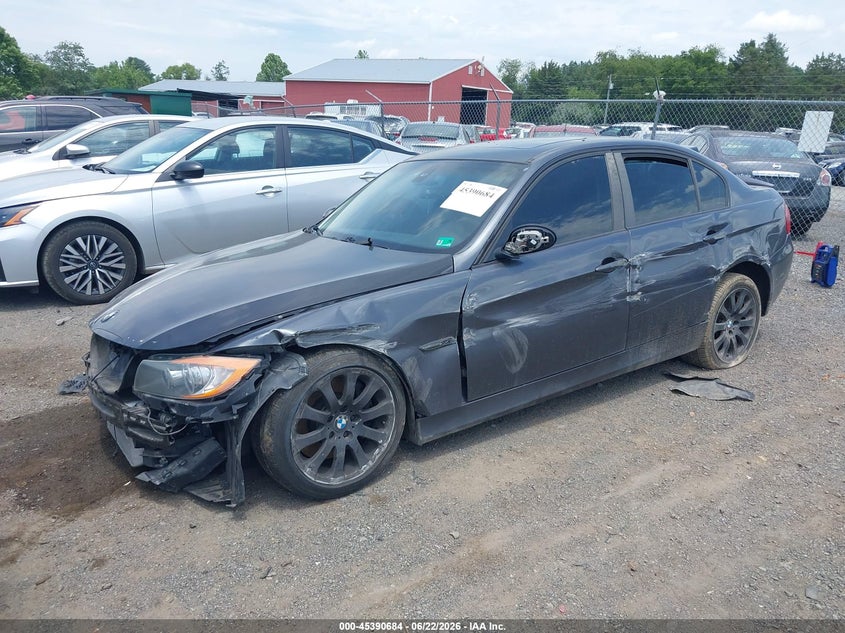 2007 BMW 3er VIN WBAVB73557P100027 IAAI salvage auction — NORMAL WEAR, Clear (Virginia), sold $425 on 2026-07-28 (photo 2)