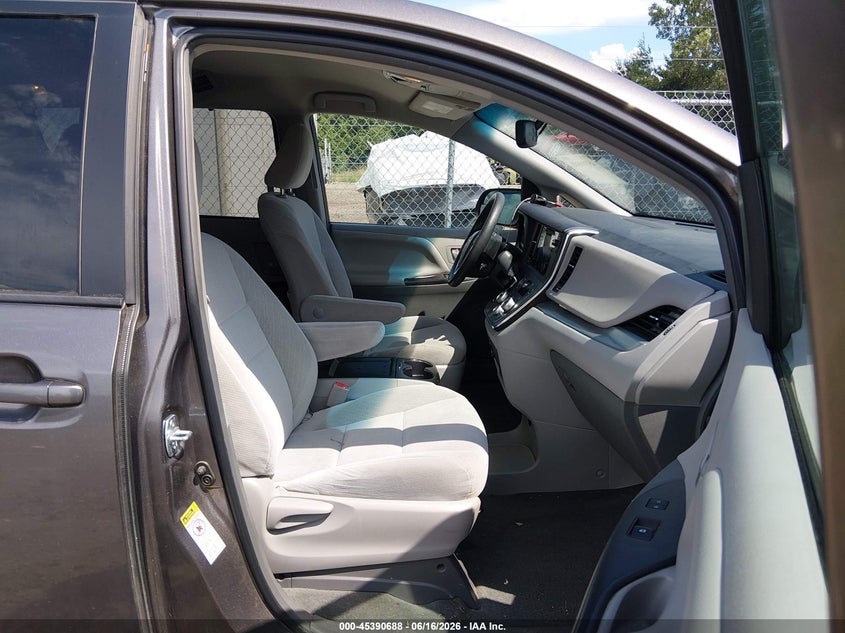 2016 Toyota Sienna VIN 5TDKK3DC1GS711299 IAAI salvage auction — LEFT FRONT, Salvage (Ohio), sold $2,250 on 2026-07-29 (photo 5)