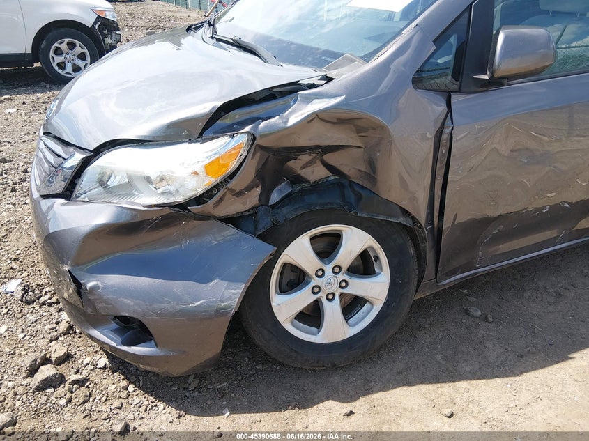 2016 Toyota Sienna VIN 5TDKK3DC1GS711299 IAAI salvage auction — LEFT FRONT, Salvage (Ohio), sold $2,250 on 2026-07-29 (photo 6)