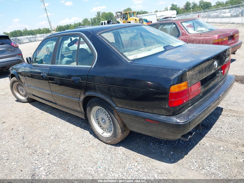 1995 BMW 5 series VIN WBAHE6326SGF33064 IAAI salvage auction — NORMAL WEAR, Clear (Virginia), sold $2,950 on 2026-07-17 (photo 3)