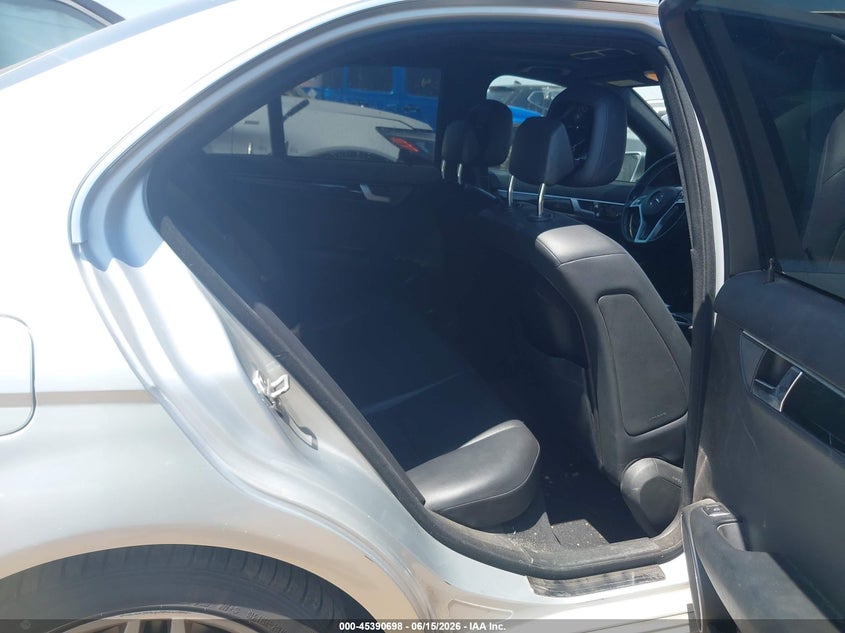 2013 Mercedes-benz C-klasse VIN WDDGF8AB8DG108817 IAAI salvage auction — NORMAL WEAR, Clear-Dealer Only (Arizona), sold $1,100 on 2026-07-21 (photo 8)