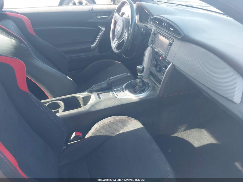 2015 Scion Fr-s VIN JF1ZNAA12F9705849 IAAI salvage auction — SIDE, Salvage Title, sold $2,800 on 2026-07-17 (photo 5)