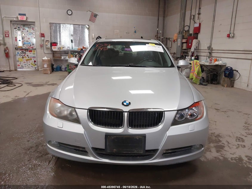 2007 BMW 3 series VIN WBAVC73517KP32615 IAAI salvage auction — NORMAL WEAR, Original (Maine), sold $300 on 2026-07-27 (photo 6)