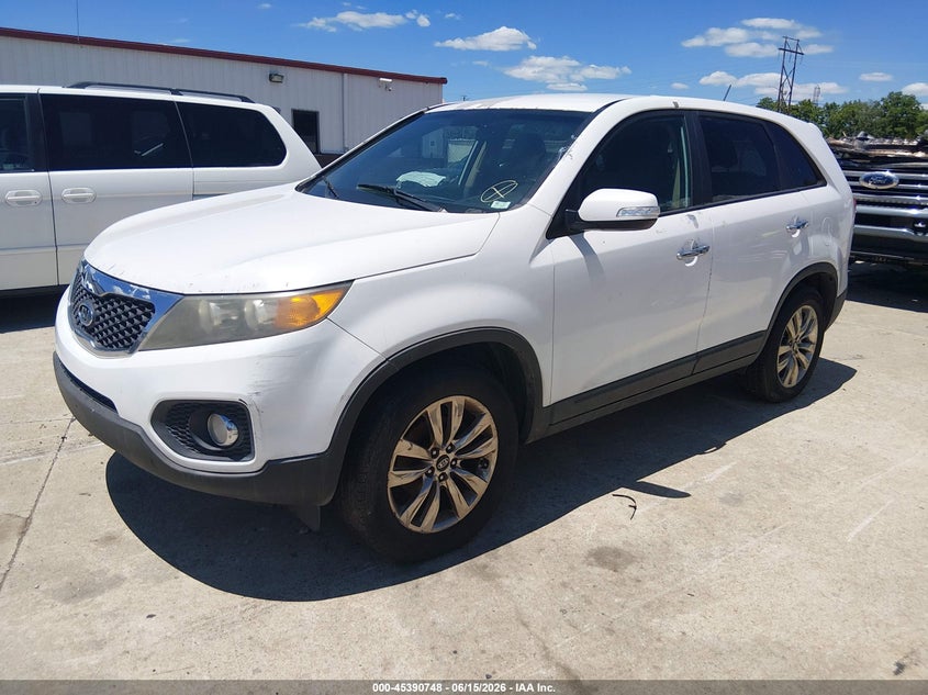 2011 Kia Sorento VIN 5XYKU4A29BG027845 IAAI salvage auction — NORMAL WEAR, Clear (Missouri), sold $1,000 on 2026-07-07 (photo 2)