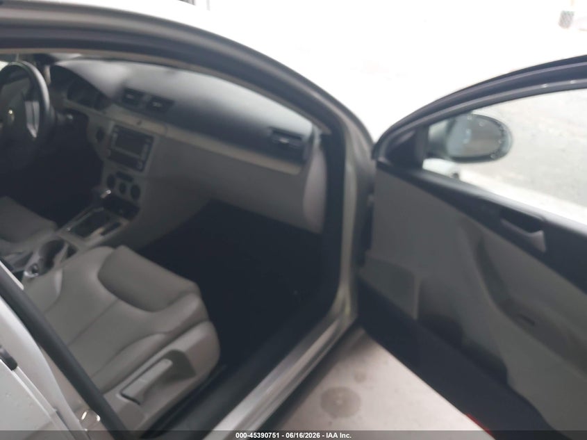 2009 Volkswagen Passat VIN WVWJK73C29P048116 IAAI salvage auction — NORMAL WEAR, Repossession Paperwork (Georgia), sold $1,475 on 2026-07-08 (photo 5)