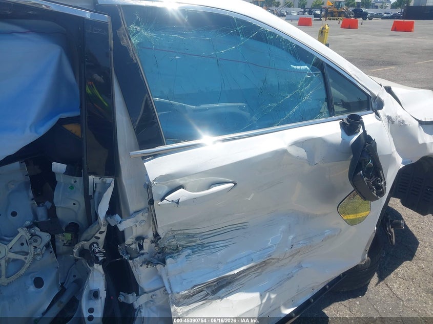 2018 Lexus Rx VIN JTJGZKCA4J2009226 IAAI salvage auction — SIDE, Salvage (California), sold $4,200 on 2026-07-09 (photo 5)