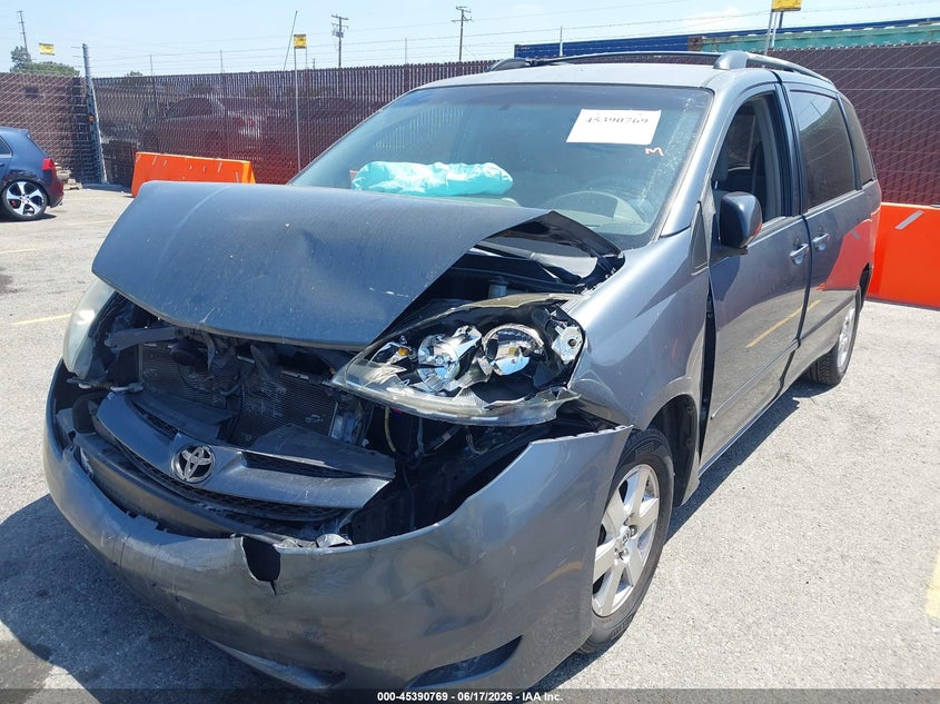 2007 Toyota Sienna VIN 5TDZK23C47S055531 IAAI salvage auction — FRONT END, Salvage (California), sold $1,400 on 2026-07-06 (photo 2)