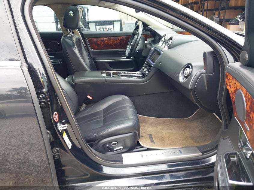 2013 Jaguar Xj series VIN SAJWA1C75D8V55668 IAAI salvage auction — NORMAL WEAR, Clear (Alabama), sold $825 on 2026-07-20 (photo 5)