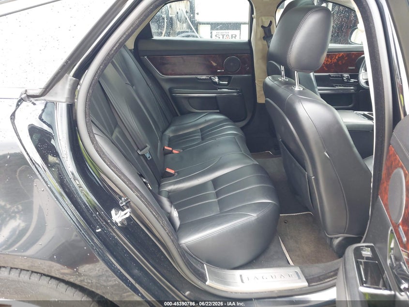 2013 Jaguar Xj series VIN SAJWA1C75D8V55668 IAAI salvage auction — NORMAL WEAR, Clear (Alabama), sold $825 on 2026-07-20 (photo 8)