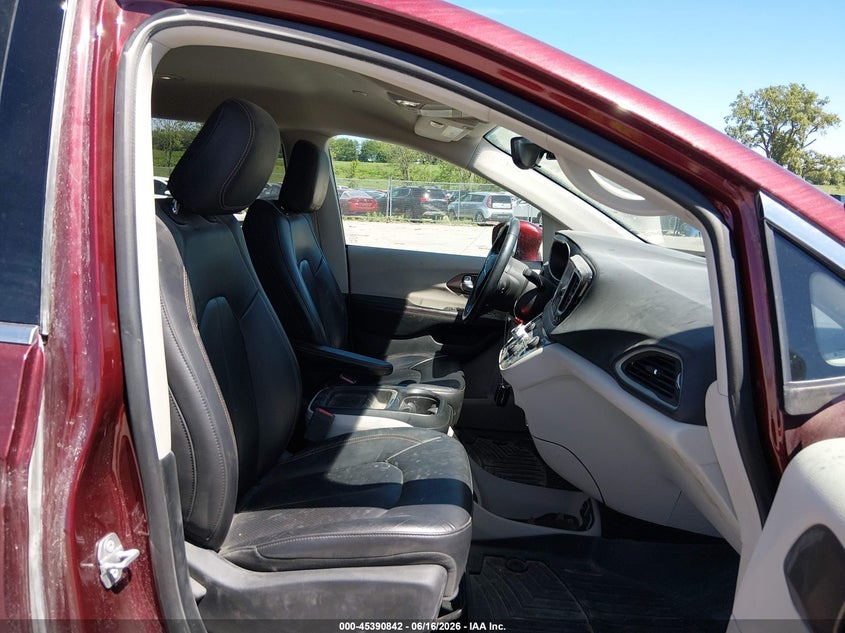 2018 Chrysler Pacifica VIN 2C4RC1BG7JR277525 IAAI salvage auction — FRONT END, Salvage Title, sold $1,700 on 2026-09-29 (photo 5)