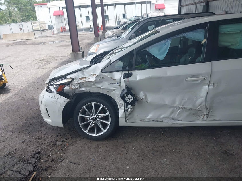 2015 Toyota Prius v VIN JTDZN3EU0FJ025408 IAAI salvage auction — UNKNOWN, Rebuildable (Florida), sold $2,550 on 2026-07-28 (photo 6)