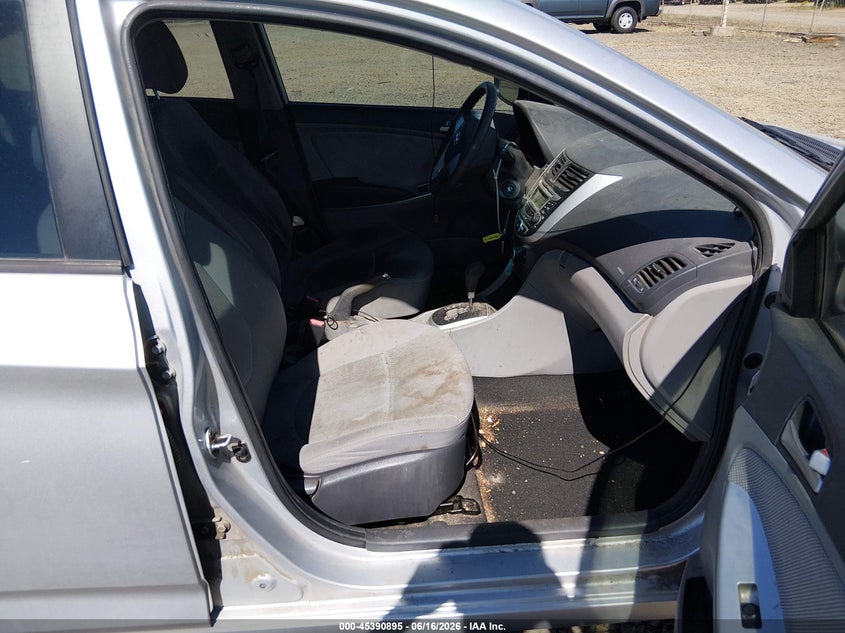2012 Hyundai Accent VIN KMHCT4AE4CU083334 IAAI salvage auction — NORMAL WEAR, Peddle Clear Public-Restricted (Oregon), sold $200 on 2026-07-29 (photo 5)