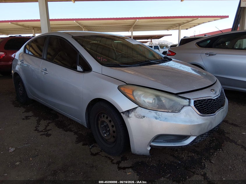 2015 Kia Forte VIN KNAFK4A67F5394586 IAAI salvage auction — FRONT END, Clear (Arizona), sold $250 on 2026-07-14 (photo 1)
