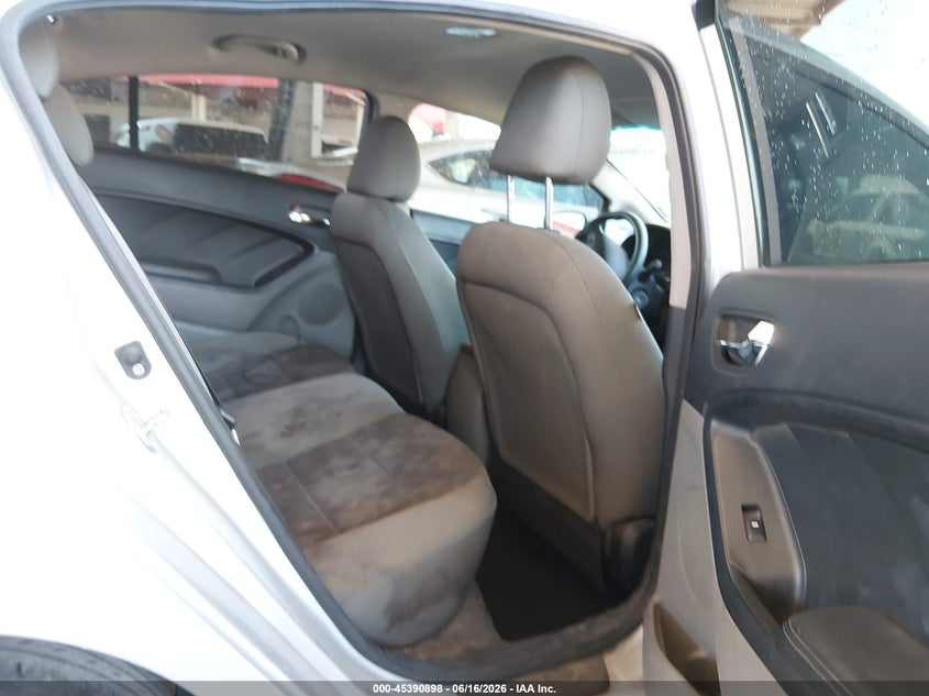 2015 Kia Forte VIN KNAFK4A67F5394586 IAAI salvage auction — FRONT END, Clear (Arizona), sold $250 on 2026-07-14 (photo 8)