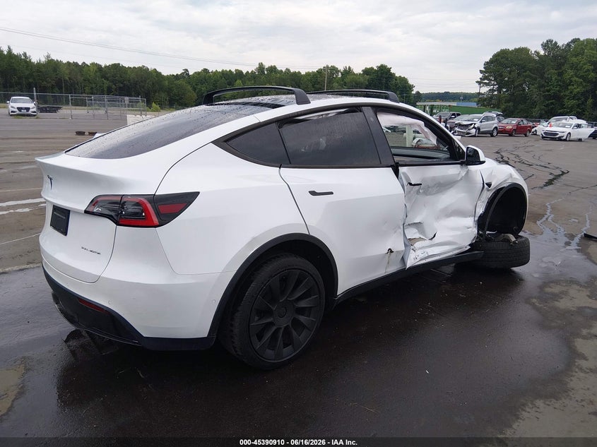 2020 Tesla Model y VIN 5YJYGDEE0LF037372 IAAI salvage auction — SIDE, Salvage (Georgia), sold $3,150 on 2026-07-25 (photo 4)