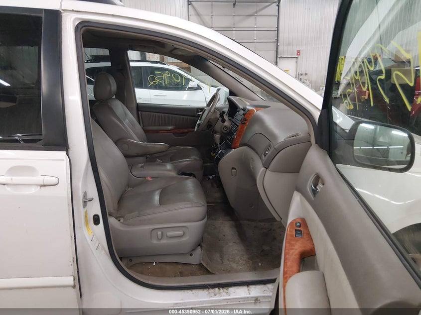 2008 Toyota Sienna VIN 5TDBK22C18S021941 IAAI salvage auction — NORMAL WEAR, Clear (Colorado), sold $400 on 2026-07-28 (photo 5)