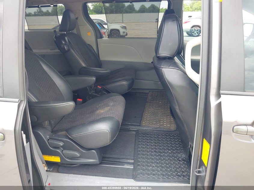 2012 Toyota Sienna VIN 5TDXK3DC5CS191110 IAAI salvage auction — HAIL, Original (Texas), sold $3,650 on 2026-07-24 (photo 8)