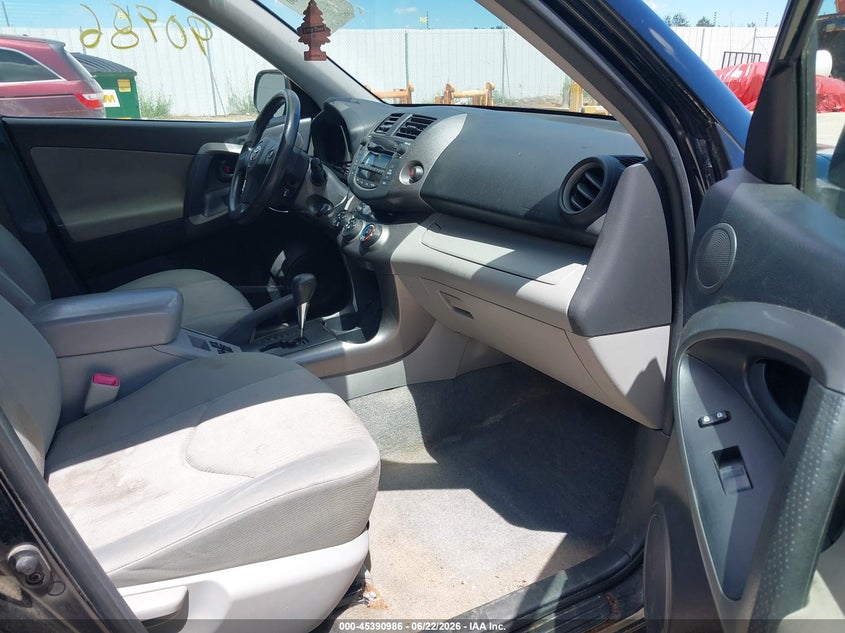 2010 Toyota Rav4 VIN JTMBF4DV4AD035140 IAAI salvage auction — NORMAL WEAR, Clear-Endorsement (Wisconsin), sold $750 on 2026-07-16 (photo 5)