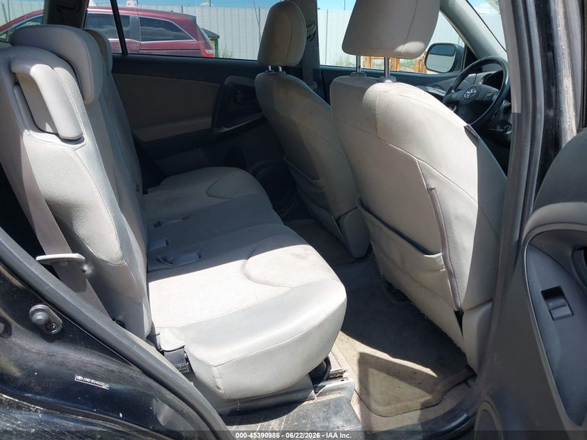 2010 Toyota Rav4 VIN JTMBF4DV4AD035140 IAAI salvage auction — NORMAL WEAR, Clear-Endorsement (Wisconsin), sold $750 on 2026-07-16 (photo 8)
