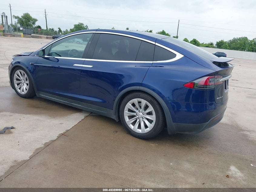 2017 Tesla Model X VIN 5YJXCBE24HF054703 IAAI salvage auction — Normal Wear, Original (Texas), sold $10,500 on 2026-06-27 (photo 3)