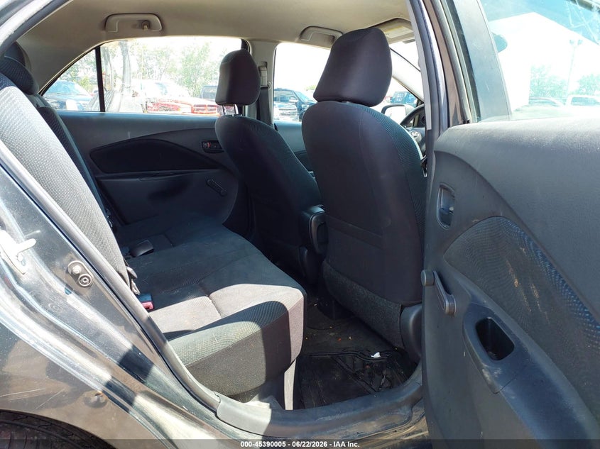 2011 Toyota Yaris VIN JTDBT4K34B1398681 IAAI salvage auction — NORMAL WEAR, Clear (Illinois), sold $725 on 2026-07-27 (photo 8)