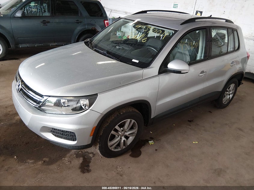 2017 Volkswagen Tiguan VIN WVGAV7AX2HK022930 IAAI salvage auction — NORMAL WEAR, Clear (Minnesota), sold $1,000 on 2026-07-08 (photo 2)