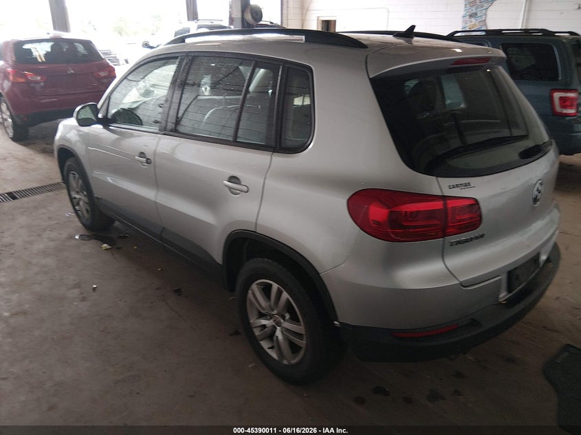 2017 Volkswagen Tiguan VIN WVGAV7AX2HK022930 IAAI salvage auction — NORMAL WEAR, Clear (Minnesota), sold $1,000 on 2026-07-08 (photo 3)