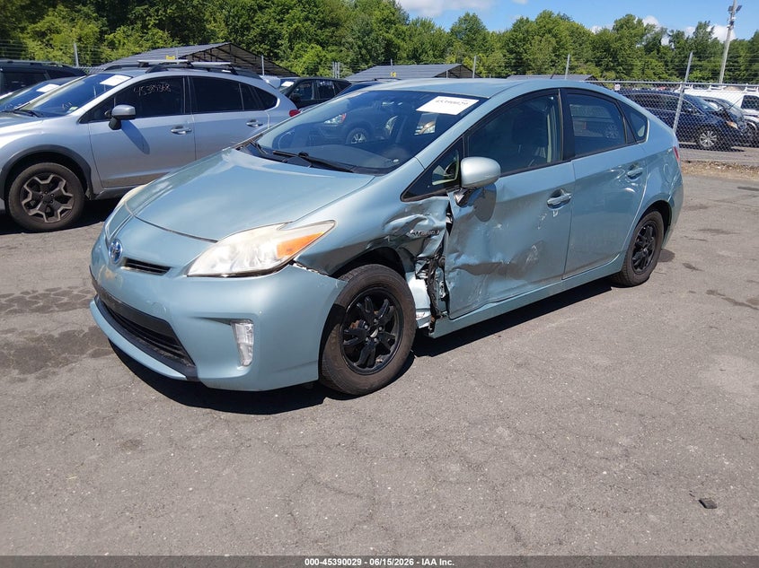 2014 Toyota Prius VIN JTDKN3DU8E1745704 IAAI salvage auction — NORMAL WEAR, Clear (Connecticut), sold $2,050 on 2026-07-09 (photo 2)
