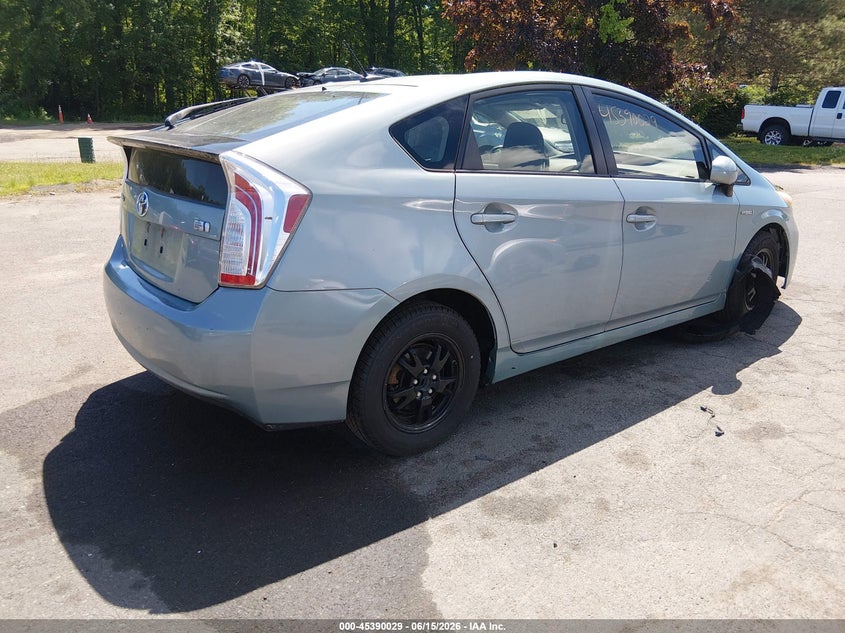 2014 Toyota Prius VIN JTDKN3DU8E1745704 IAAI salvage auction — NORMAL WEAR, Clear (Connecticut), sold $2,050 on 2026-07-09 (photo 4)