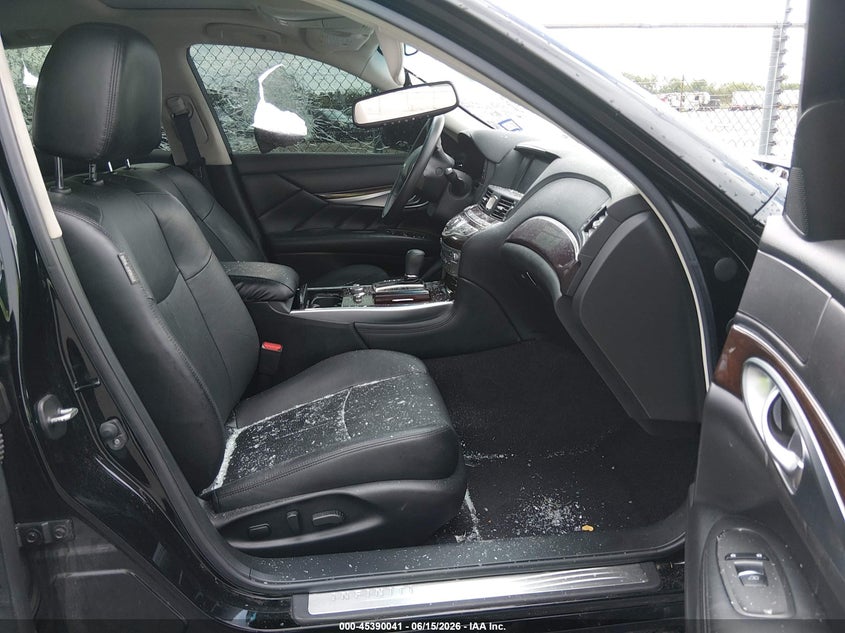 2019 Infiniti Q70 VIN JN1BY1AP6KM505445 IAAI salvage auction — VANDALISM, Salvage (Louisiana), sold $1,900 on 2026-07-27 (photo 5)