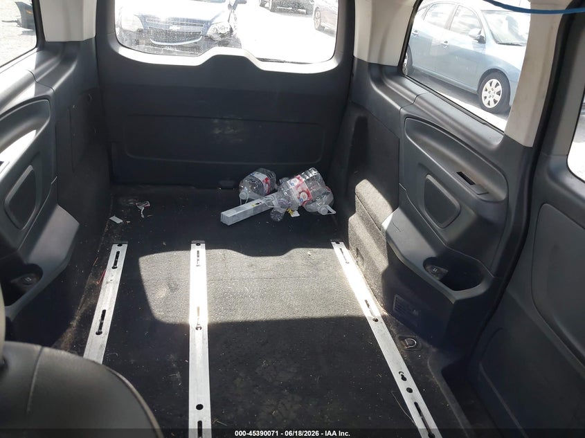 2016 Mercedes-benz Metris VIN WD4PG2EE0G3155897 IAAI salvage auction — NORMAL WEAR, Clear (Florida), sold $5,775 on 2026-07-16 (photo 8)
